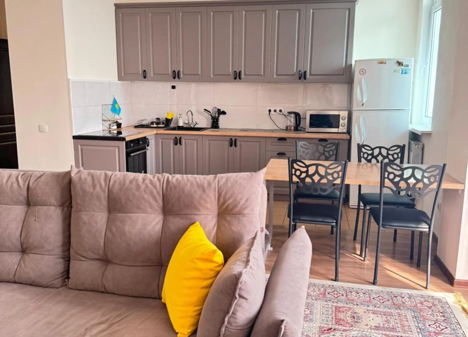 Appartement 3 Room Цент Города С Видом На Горы Alma-Ata