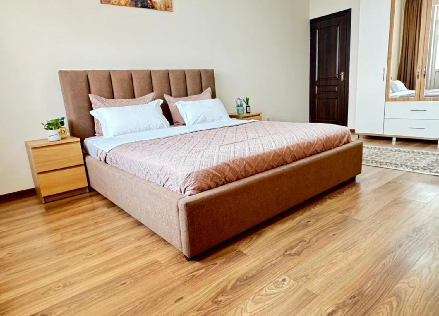 3 Room Цент Города С Видом На Горы Alma-Ata 0*,